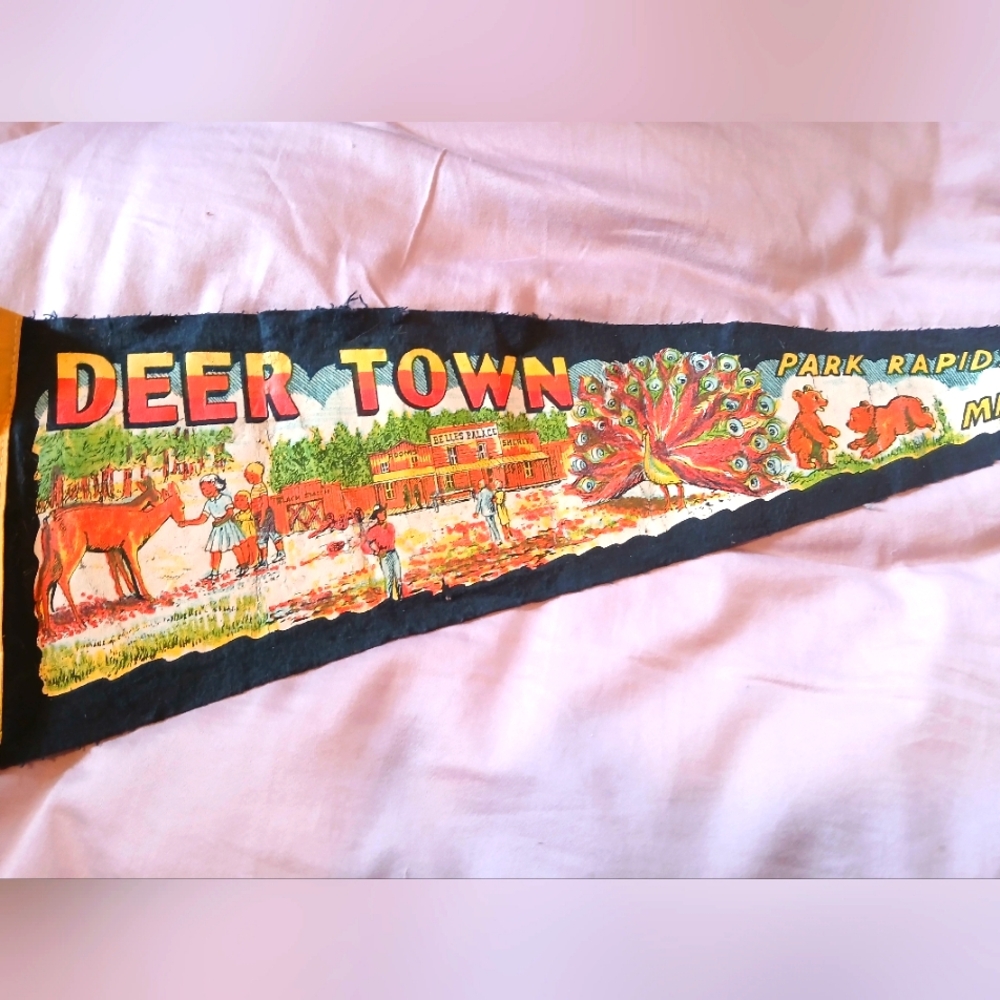 VINTAGE Pennant- DEER TOWN